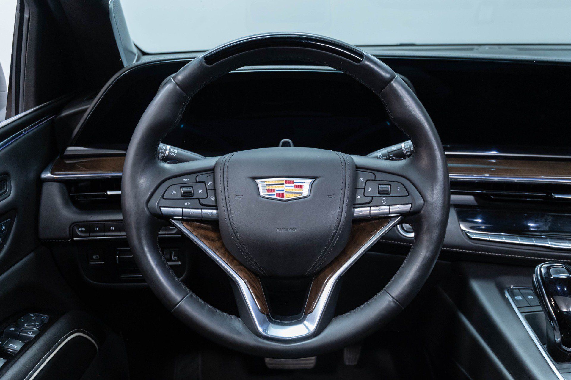 Used 2024 Cadillac Escalade Premium Luxury Platinum AWD/4WD image 48