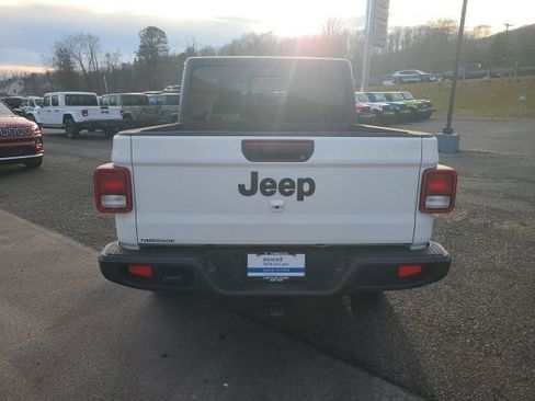 Used 2021 Jeep Gladiator Willys image 4