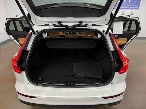 Used 2020 Volvo V60 T5 Cross Country AWD/4WD image 11