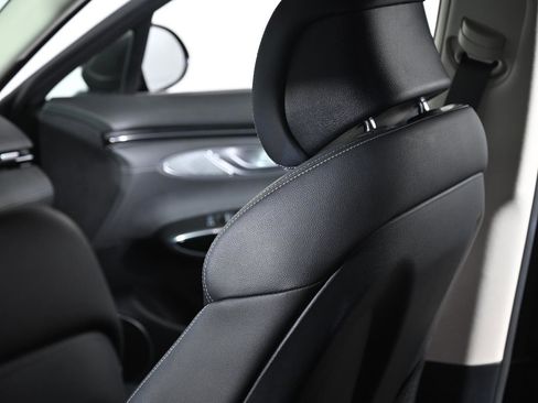 Used 2025 Genesis GV70 2.5T image 29