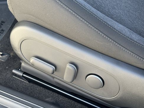 Used 2025 Hyundai Ioniq 5 SE image 17