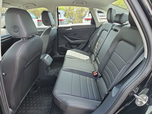 Certified 2024 Volkswagen Jetta SE w/ Black Wheel Package FWD image 13