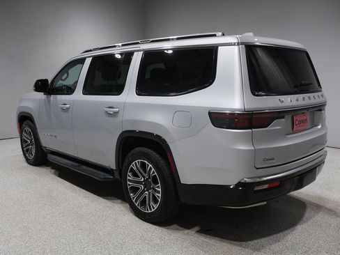 Used 2023 Jeep Wagoneer Series II image 4