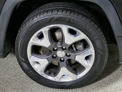 Used 2018 Jeep Compass Limited AWD/4WD image 15