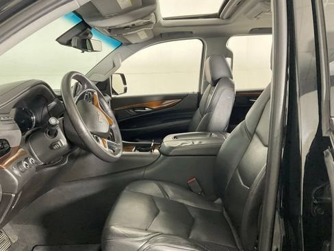 Used 2018 Cadillac Escalade Premium Luxury AWD/4WD image 25