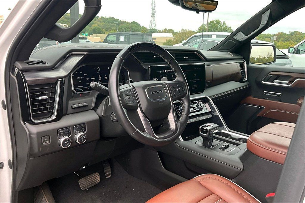 Used 2023 GMC Sierra 1500 Denali Ultimate AWD/4WD image 5