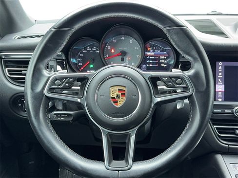 Used 2021 Porsche Macan S image 18