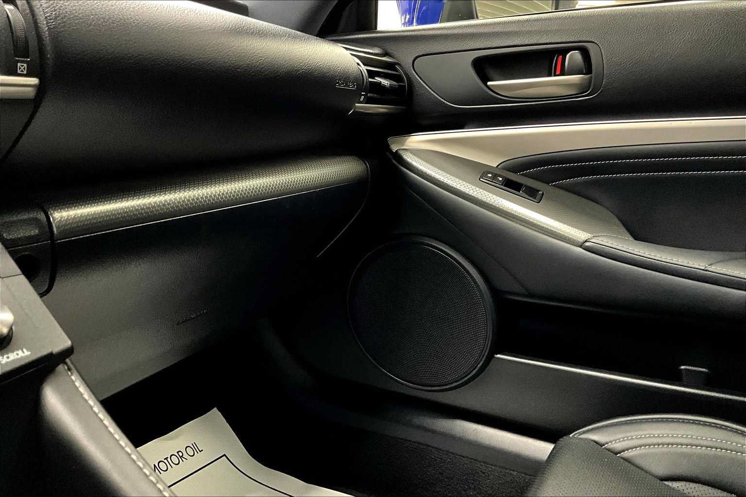 Used 2016 Lexus RC 200t RWD image 31