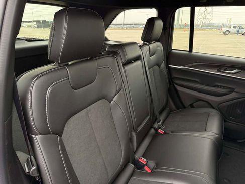 New 2026 Jeep Grand Cherokee Altitude image 19