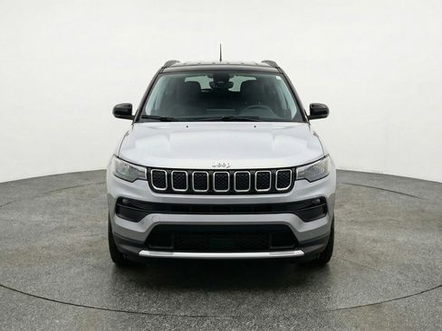 Used 2025 Jeep Compass Limited AWD/4WD image 2