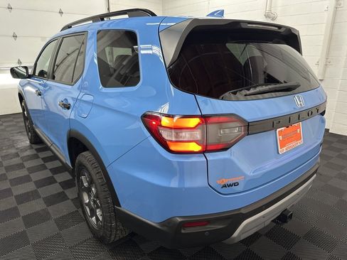 Used 2024 Honda Pilot TrailSport image 8