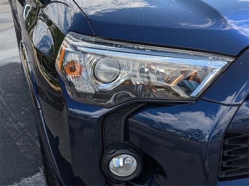 Used 2019 Toyota 4Runner 4WD image 4