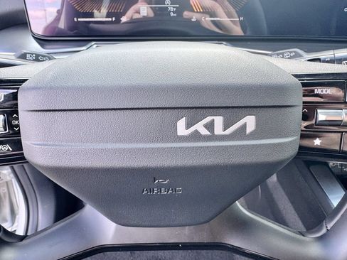 New 2026 Kia Sorento LX FWD image 15
