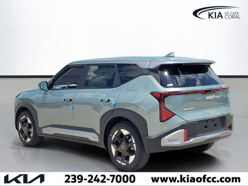 New 2027 Kia Seltos S FWD image 4