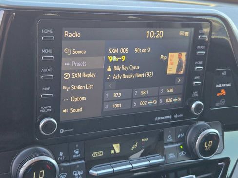 Used 2021 Toyota Highlander LE image 22