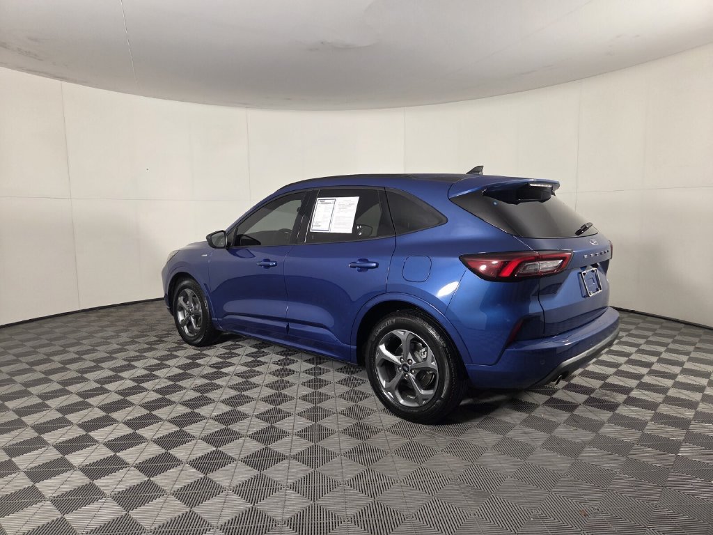 Used 2023 Ford Escape ST-Line w/ Tech Pack #1 FWD image 7