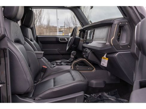 New 2025 Ford Bronco Badlands image 11