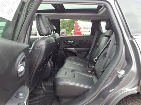 Used 2020 Jeep Cherokee Limited AWD/4WD image 11