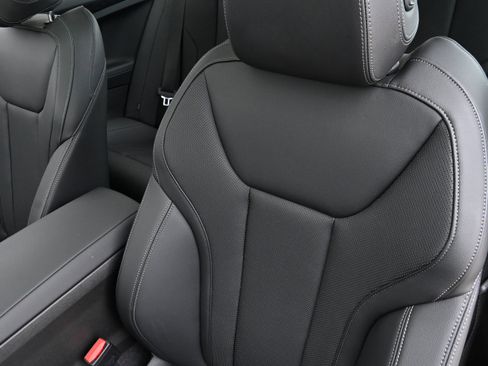 Certified 2025 BMW M240i Coupe RWD image 11