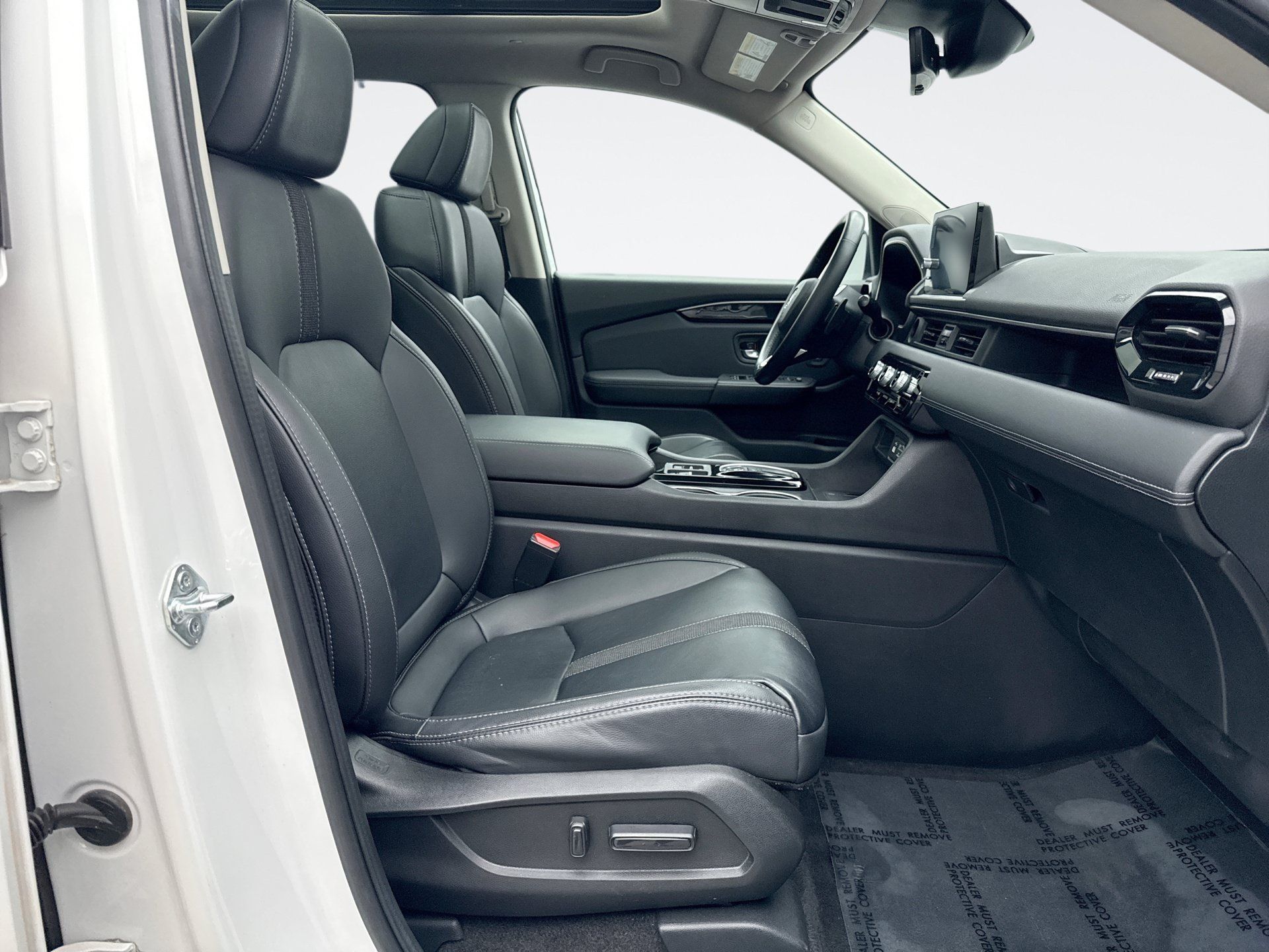 Used 2023 Honda Pilot Touring image 18