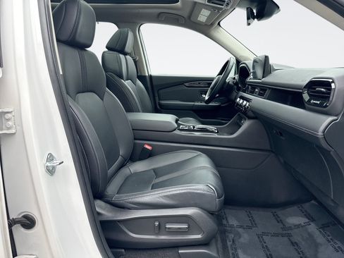 Used 2023 Honda Pilot Touring image 18
