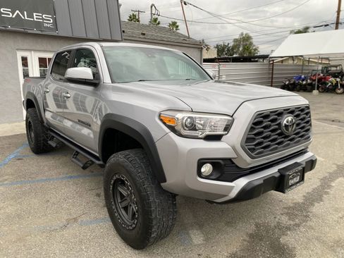 Used 2020 Toyota Tacoma TRD Off-Road image 1