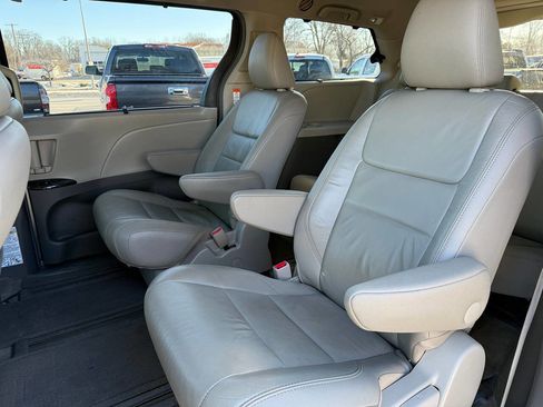 Used 2015 Toyota Sienna XLE Premium image 77
