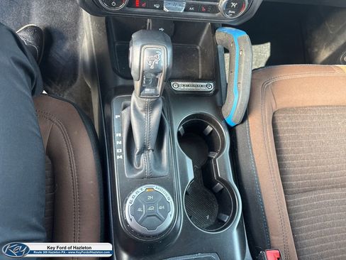 Used 2023 Ford Bronco Outer Banks AWD/4WD image 32