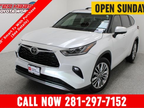 Used 2026 Toyota Highlander Platinum AWD/4WD image 1