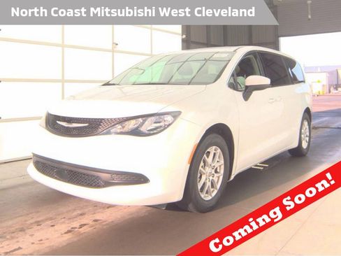 Used 2023 Chrysler Voyager LX FWD image 1