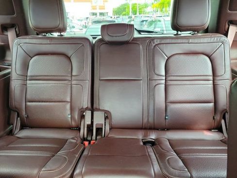 Used 2020 Lincoln Navigator Black Label w/ Cargo Convenience Package AWD/4WD image 12