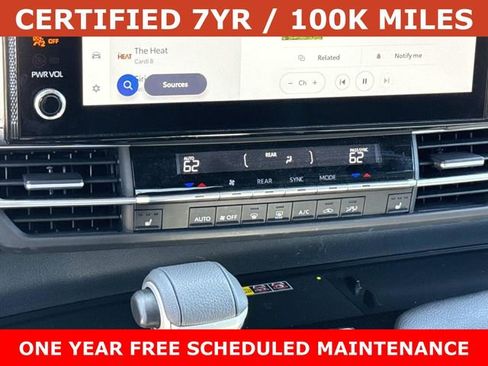 Used 2025 Toyota Sienna XSE FWD image 22