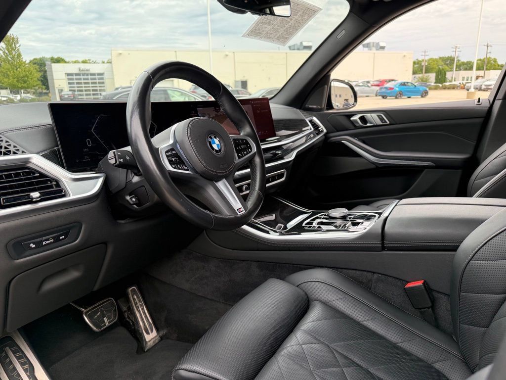 Used 2024 BMW X5 xDrive40i w/ M Sport Package AWD/4WD image 4