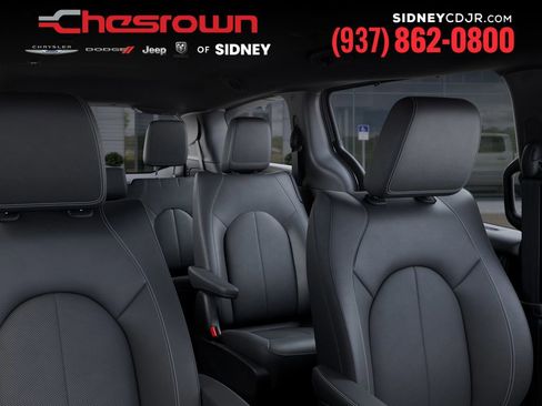 New 2026 Chrysler Pacifica Select image 26