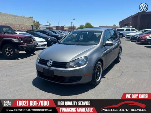 Used 2014 Volkswagen Golf 4-Door FWD image 1