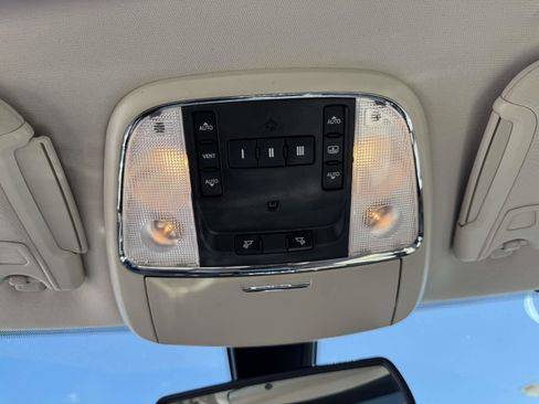 Used 2016 Chrysler 300 C AWD/4WD image 28