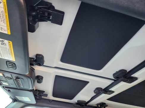 Used 2024 Ford Bronco Wildtrak image 29