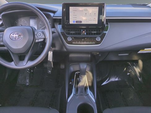 Used 2025 Toyota Corolla LE image 11
