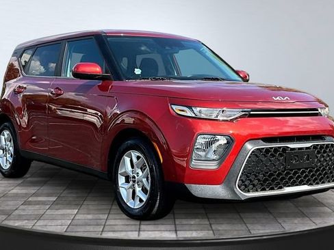 Used 2022 Kia Soul S FWD image 3