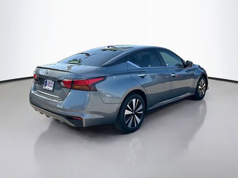 Used 2022 Nissan Altima 2.5 SV FWD image 7