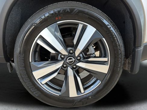 Certified 2023 Nissan Rogue Platinum AWD/4WD image 29