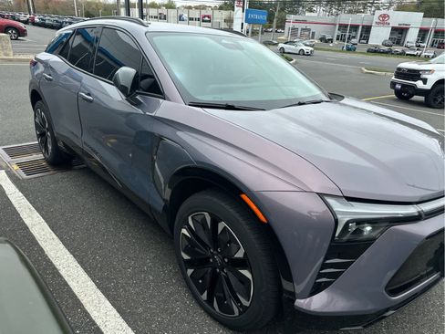 Used 2024 Chevrolet Blazer EV RS image 2