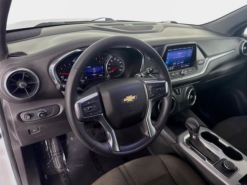 Used 2020 Chevrolet Blazer LT FWD image 9
