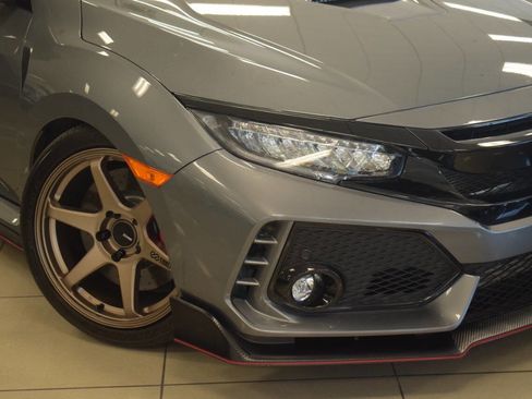 Used 2018 Honda Civic Type R image 4