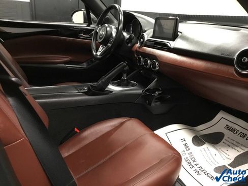 Used 2018 MAZDA MX-5 Miata RF Grand Touring image 38