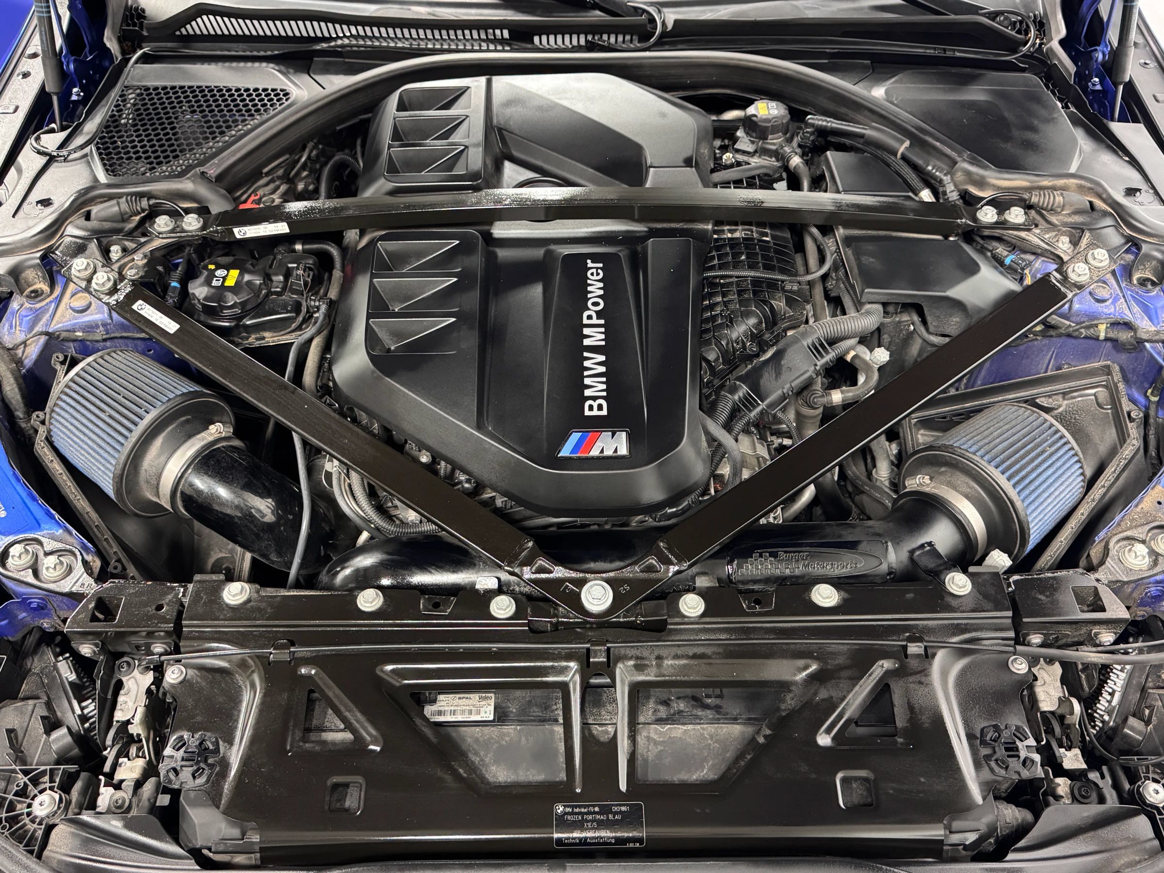 Used 2021 BMW M4 Competition w/ M Carbon Exterior Package RWD image 23