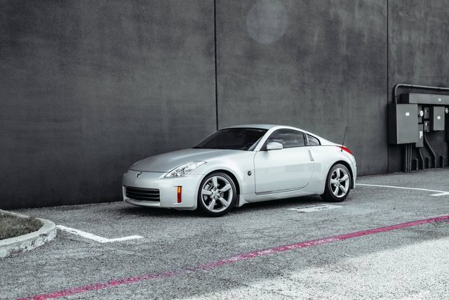 Used 2008 Nissan 350Z Touring w/ Cargo Convenience Pkg RWD image 19