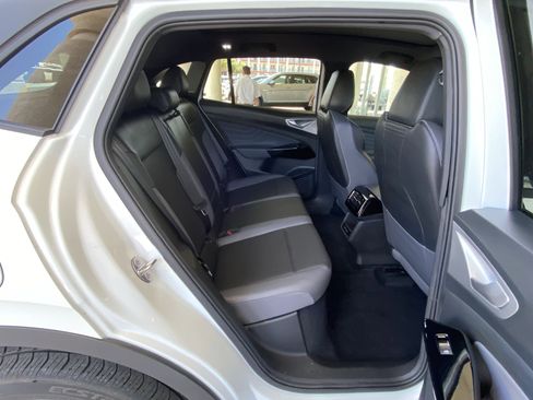 Certified 2023 Volkswagen ID.4 Pro S AWD/4WD image 32