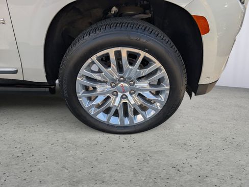 Certified 2024 GMC Yukon XL Denali w/ Advanced Technology Package AWD/4WD image 7