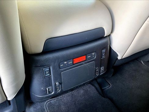 Used 2020 Nissan Armada Platinum w/ Captain's Chairs Package image 10